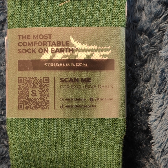 White and Green Men's NFL Jets Socks - Picture 5 of 7